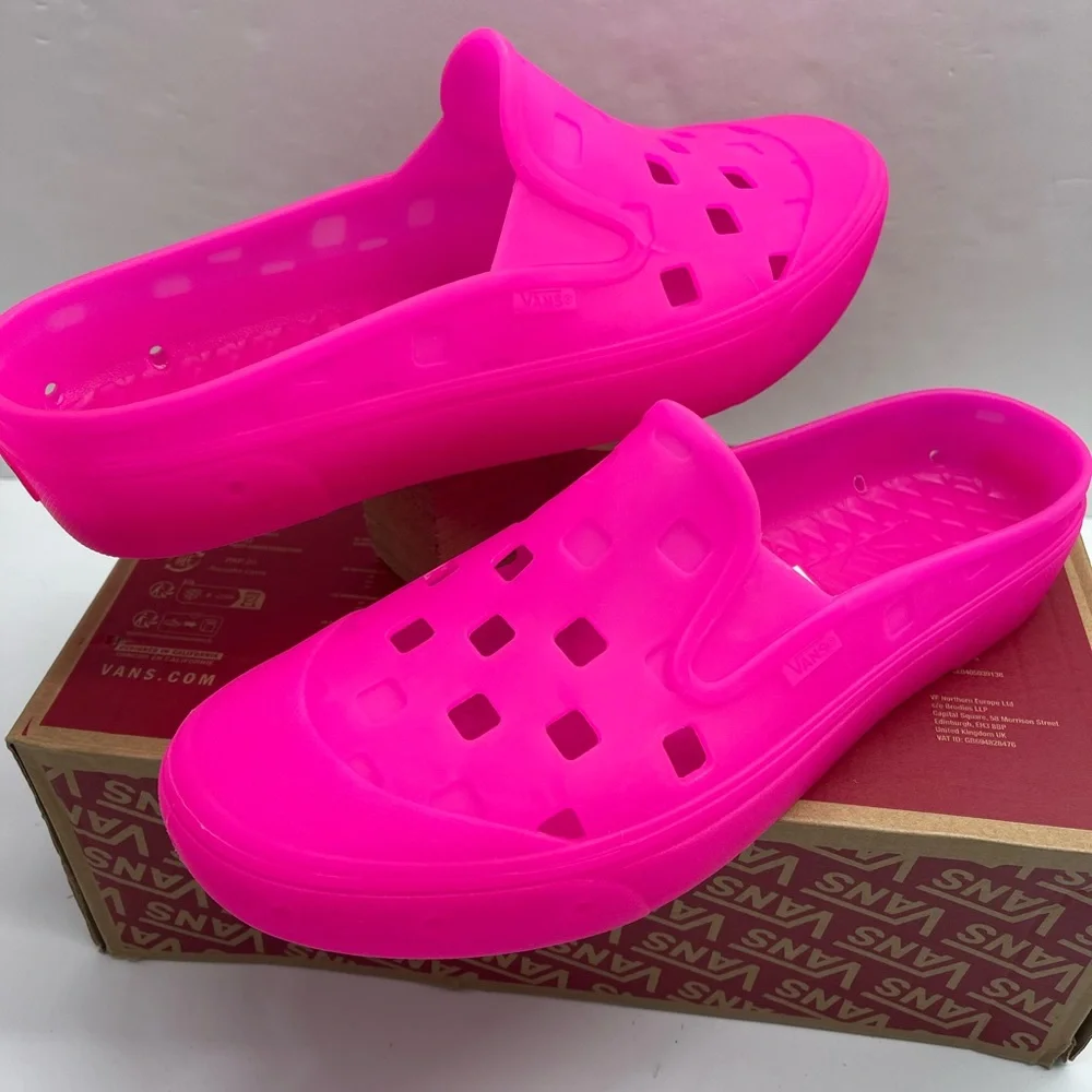 Vans Men’s Slip-On Mule Trk Hot Pink VN0005V8AFJ Vibrant Pink Slip-On Clogs